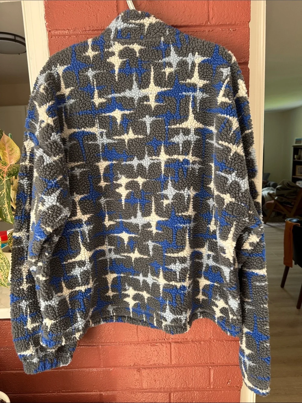 BDG Urban Outfitters Men’s Gray Blue & White Star Sherpa Half-Zip Pullover Large